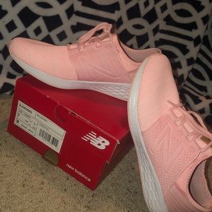 pink new balance tennis shoes
